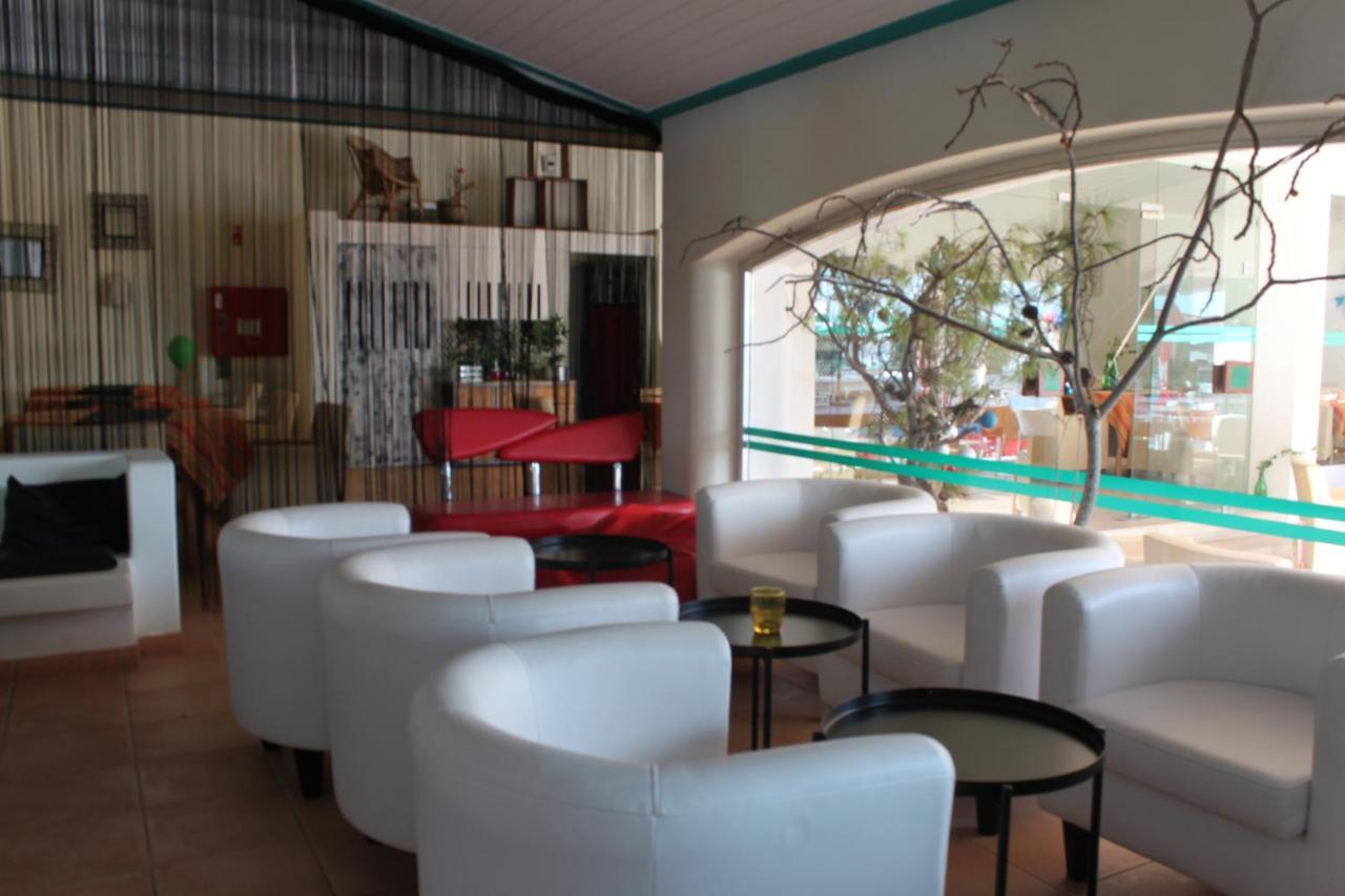 אלבופיירה Cozy And Stylish Studio Apt Just 800M From The Beach - New On Booking! מראה חיצוני תמונה