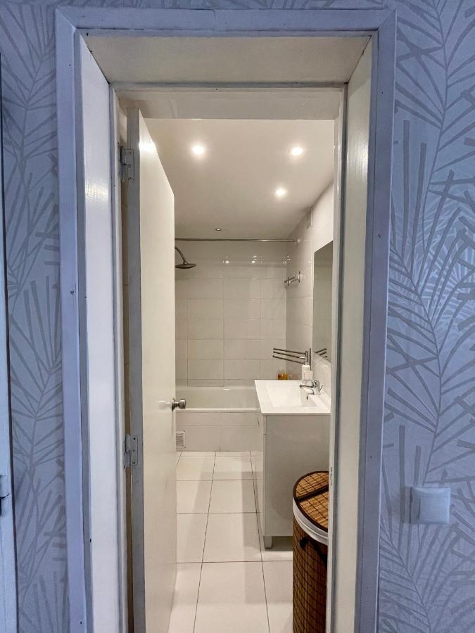 אלבופיירה Cozy And Stylish Studio Apt Just 800M From The Beach - New On Booking! מראה חיצוני תמונה