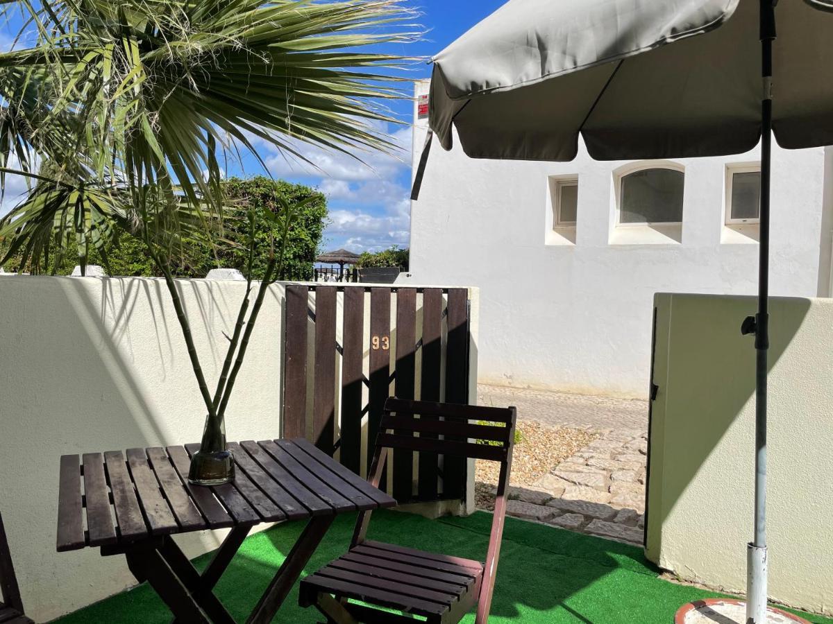 אלבופיירה Cozy And Stylish Studio Apt Just 800M From The Beach - New On Booking! מראה חיצוני תמונה